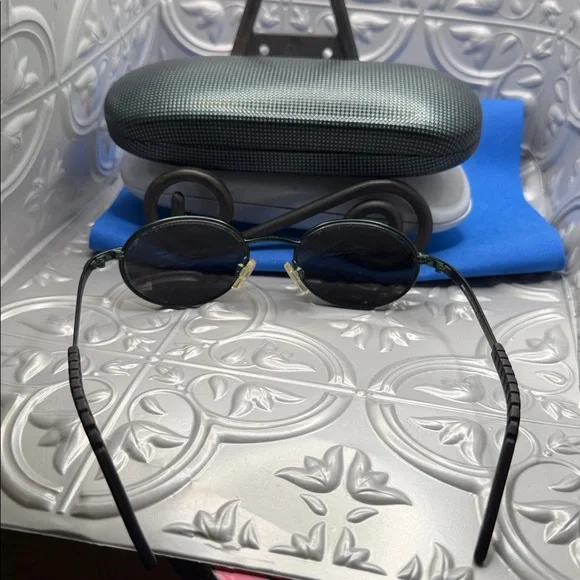 Jeep Green and Black Sunglasses or copper oval glasses pls specify Jeep Green and Black Sunglasses or copper oval glasses pls  main image 2